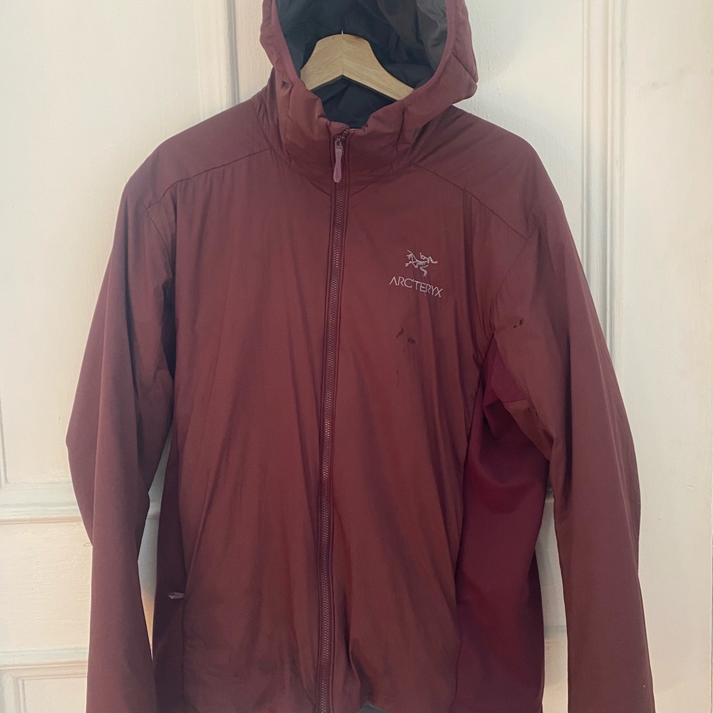 dark red arcteryx atom lt
